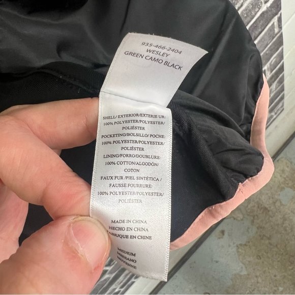 NWT Rails Wesley Front Zip Faux Fur Jacket - size M - Picture 9 of 16